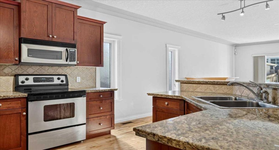 125 25 Avenue, Calgary, Alberta T2M 2A4, 4 Bedroom Bedrooms, 0 ,4 BathroomBathrooms,Residential,For Sale,25,0,A2327025