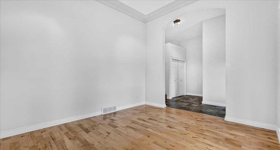 125 25 Avenue, Calgary, Alberta T2M 2A4, 4 Bedroom Bedrooms, 0 ,4 BathroomBathrooms,Residential,For Sale,25,0,A2327025