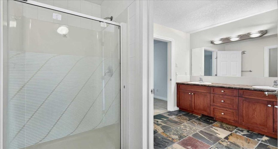 125 25 Avenue, Calgary, Alberta T2M 2A4, 4 Bedroom Bedrooms, 0 ,4 BathroomBathrooms,Residential,For Sale,25,0,A2327025