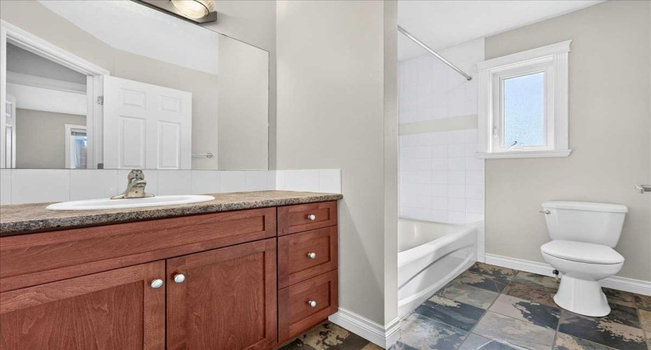 125 25 Avenue, Calgary, Alberta T2M 2A4, 4 Bedroom Bedrooms, 0 ,4 BathroomBathrooms,Residential,For Sale,25,0,A2327025
