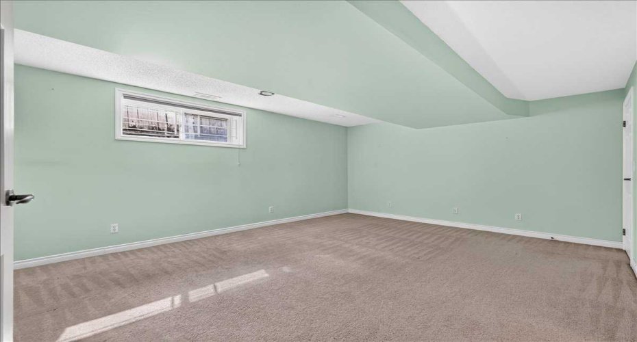 125 25 Avenue, Calgary, Alberta T2M 2A4, 4 Bedroom Bedrooms, 0 ,4 BathroomBathrooms,Residential,For Sale,25,0,A2327025