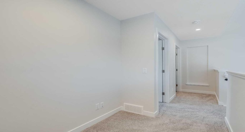 235 Aquila Way, Calgary, Alberta T3R 1Z9, 2 Bedroom Bedrooms, 0 ,3 BathroomBathrooms,Residential,For Sale,Aquila,0,A2327049