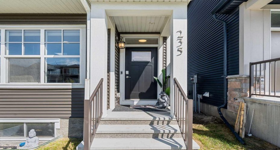 235 Aquila Way, Calgary, Alberta T3R 1Z9, 2 Bedroom Bedrooms, 0 ,3 BathroomBathrooms,Residential,For Sale,Aquila,0,A2327049