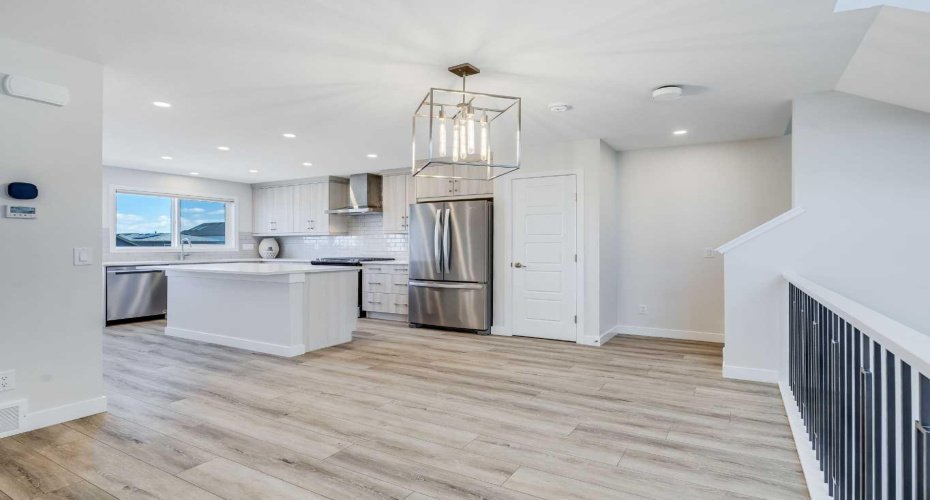 235 Aquila Way, Calgary, Alberta T3R 1Z9, 2 Bedroom Bedrooms, 0 ,3 BathroomBathrooms,Residential,For Sale,Aquila,0,A2327049