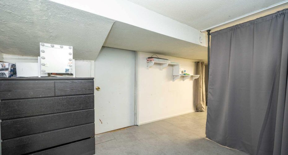 7627 24A Street, Calgary, Alberta T2C 0Z8, 3 Bedroom Bedrooms, 0 ,2 BathroomBathrooms,Residential,For Sale,24A,0,A2327127