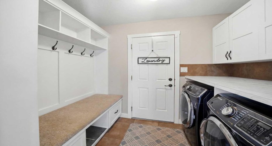 4002 45 Avenue, Sylvan Lake, Alberta T4S 0C1, 4 Bedroom Bedrooms, 0 ,4 BathroomBathrooms,Residential,For Sale,45,0,A2327206