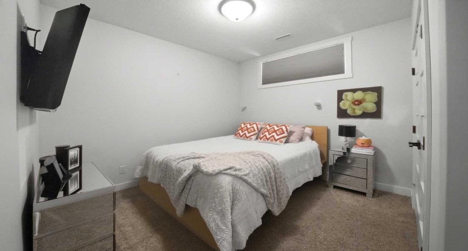 4002 45 Avenue, Sylvan Lake, Alberta T4S 0C1, 4 Bedroom Bedrooms, 0 ,4 BathroomBathrooms,Residential,For Sale,45,0,A2327206
