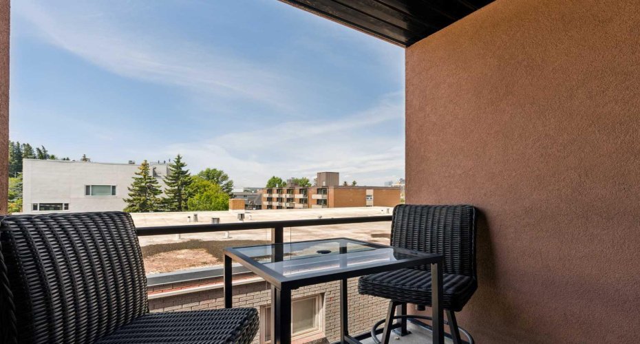 836 Royal Avenue, Calgary, Alberta T2T 0L3, 1 Bedroom Bedrooms, 0 ,1 BathroomBathrooms,Residential,For Sale,Royal,0,A2327214