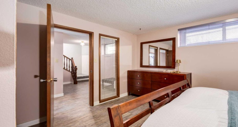 3931 23 Avenue, Calgary, Alberta T3E 0J9, 5 Bedroom Bedrooms, 0 ,2 BathroomBathrooms,Residential,For Sale,23,0,A2327215