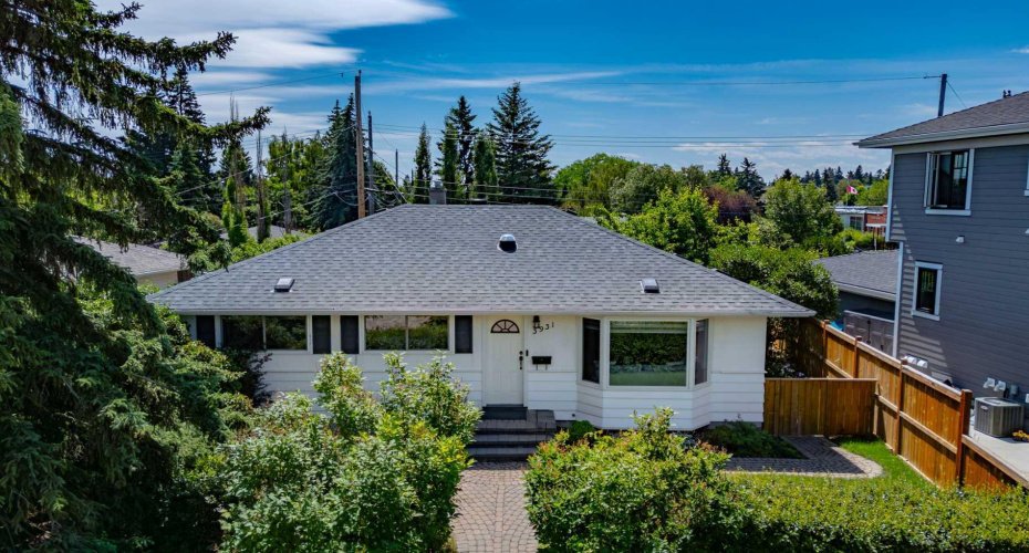 3931 23 Avenue, Calgary, Alberta T3E 0J9, 5 Bedroom Bedrooms, 0 ,2 BathroomBathrooms,Residential,For Sale,23,0,A2327215