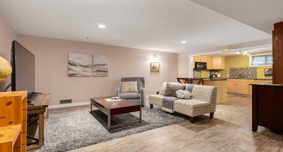 3931 23 Avenue, Calgary, Alberta T3E 0J9, 5 Bedroom Bedrooms, 0 ,2 BathroomBathrooms,Residential,For Sale,23,0,A2327215
