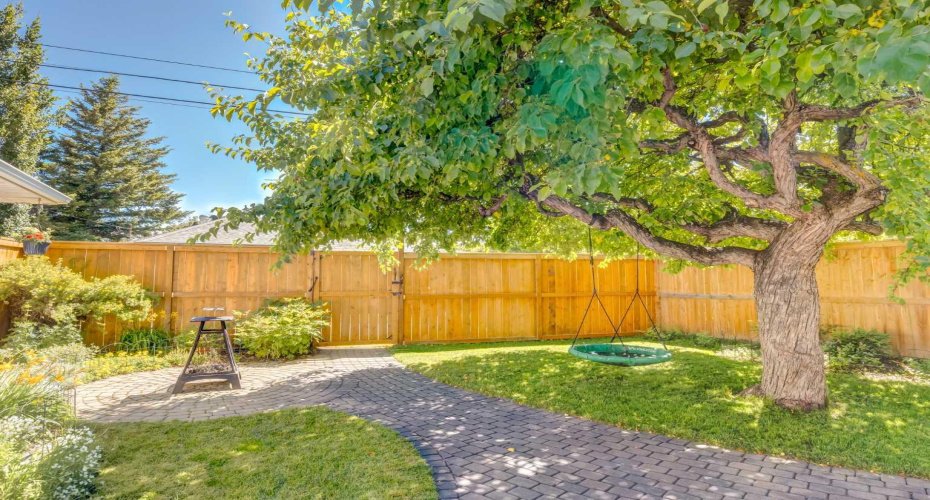 3931 23 Avenue, Calgary, Alberta T3E 0J9, 5 Bedroom Bedrooms, 0 ,2 BathroomBathrooms,Residential,For Sale,23,0,A2327215