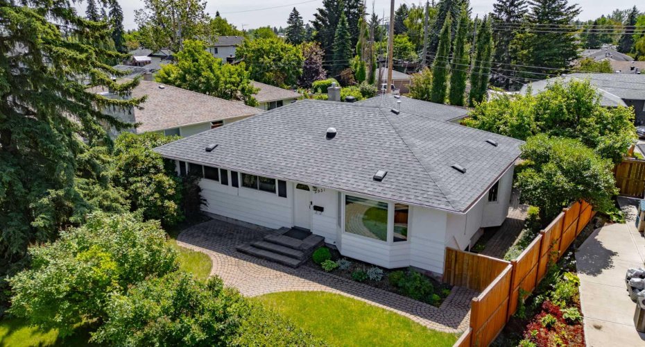 3931 23 Avenue, Calgary, Alberta T3E 0J9, 5 Bedroom Bedrooms, 0 ,2 BathroomBathrooms,Residential,For Sale,23,0,A2327215