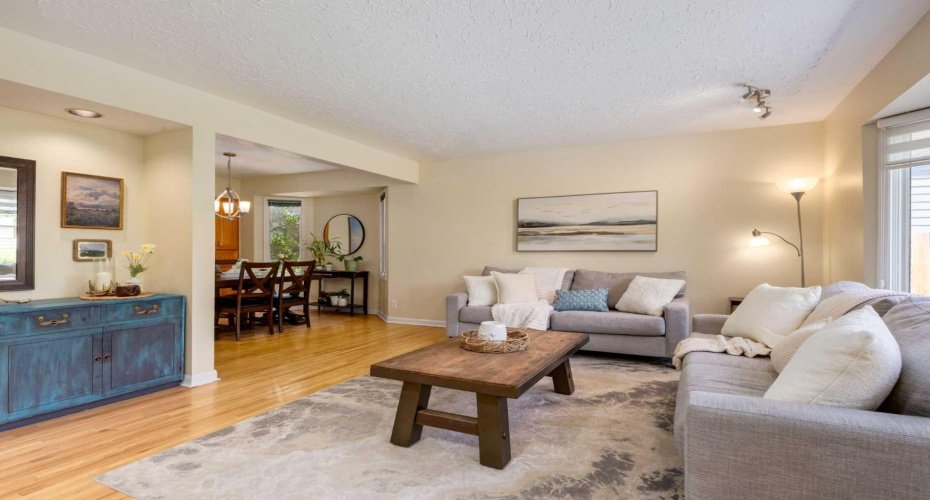 3931 23 Avenue, Calgary, Alberta T3E 0J9, 5 Bedroom Bedrooms, 0 ,2 BathroomBathrooms,Residential,For Sale,23,0,A2327215