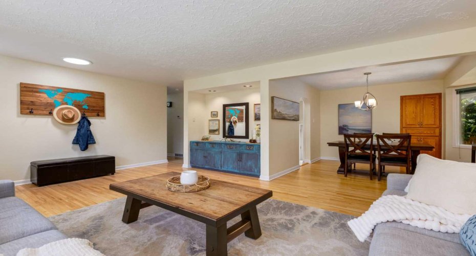 3931 23 Avenue, Calgary, Alberta T3E 0J9, 5 Bedroom Bedrooms, 0 ,2 BathroomBathrooms,Residential,For Sale,23,0,A2327215
