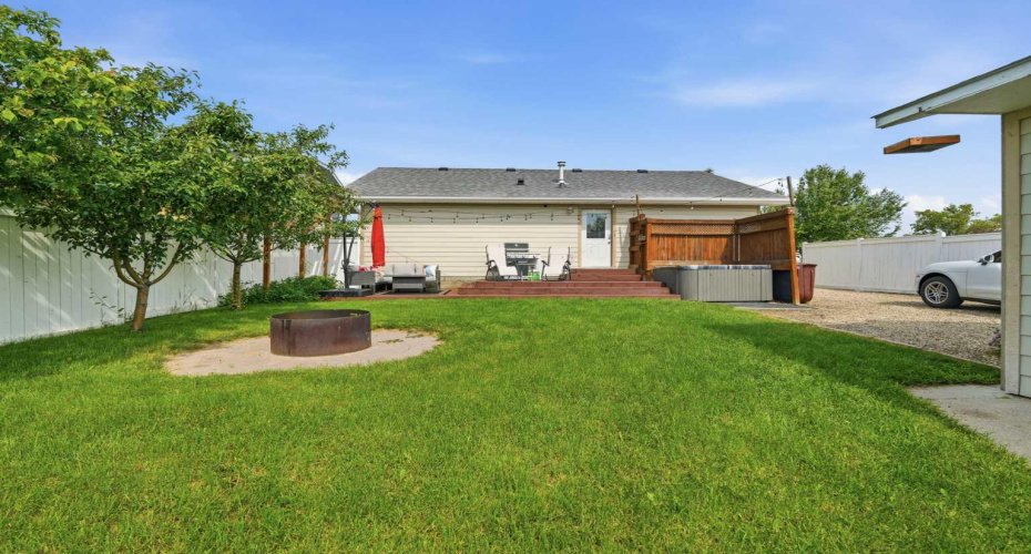 535 Pioneer Drive, Irricana, Alberta T0M 1B0, 3 Bedroom Bedrooms, 0 ,2 BathroomBathrooms,Residential,For Sale,Pioneer,0,A2327256