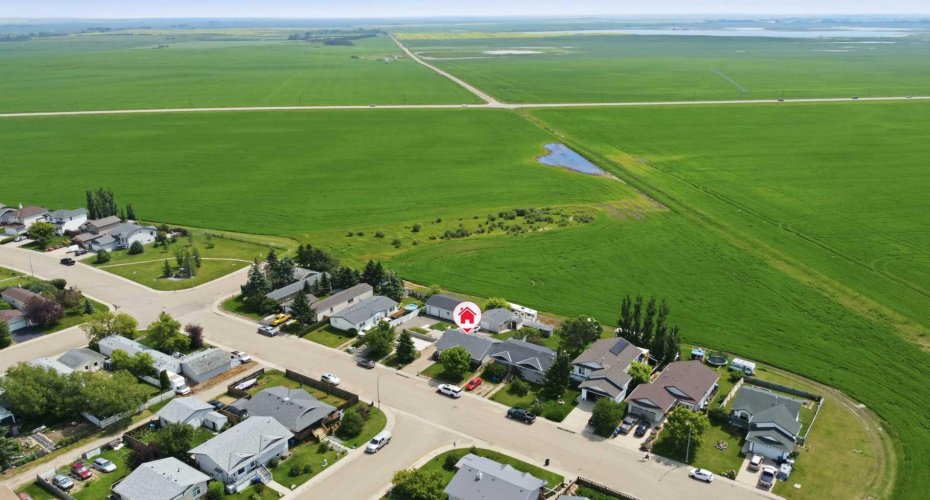 535 Pioneer Drive, Irricana, Alberta T0M 1B0, 3 Bedroom Bedrooms, 0 ,2 BathroomBathrooms,Residential,For Sale,Pioneer,0,A2327256
