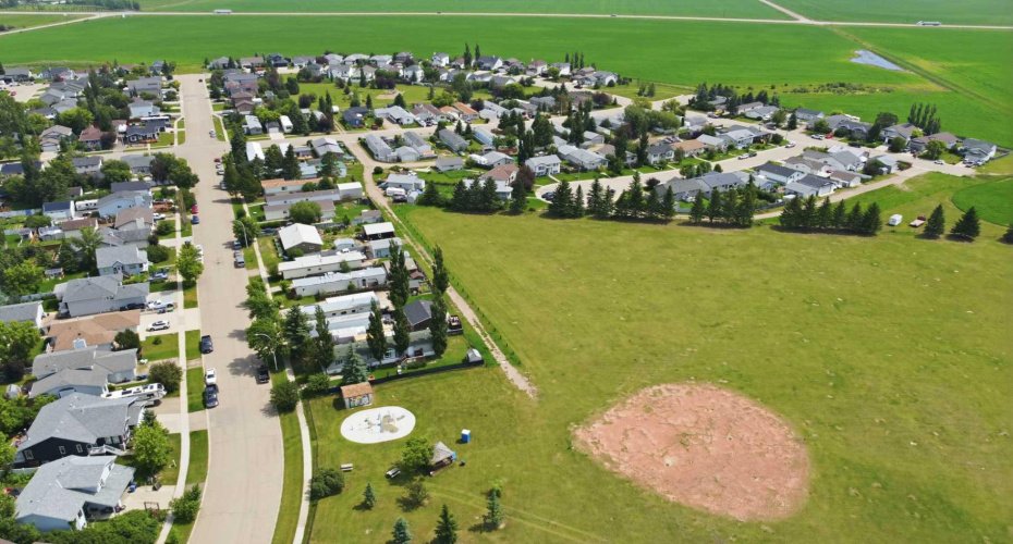 535 Pioneer Drive, Irricana, Alberta T0M 1B0, 3 Bedroom Bedrooms, 0 ,2 BathroomBathrooms,Residential,For Sale,Pioneer,0,A2327256