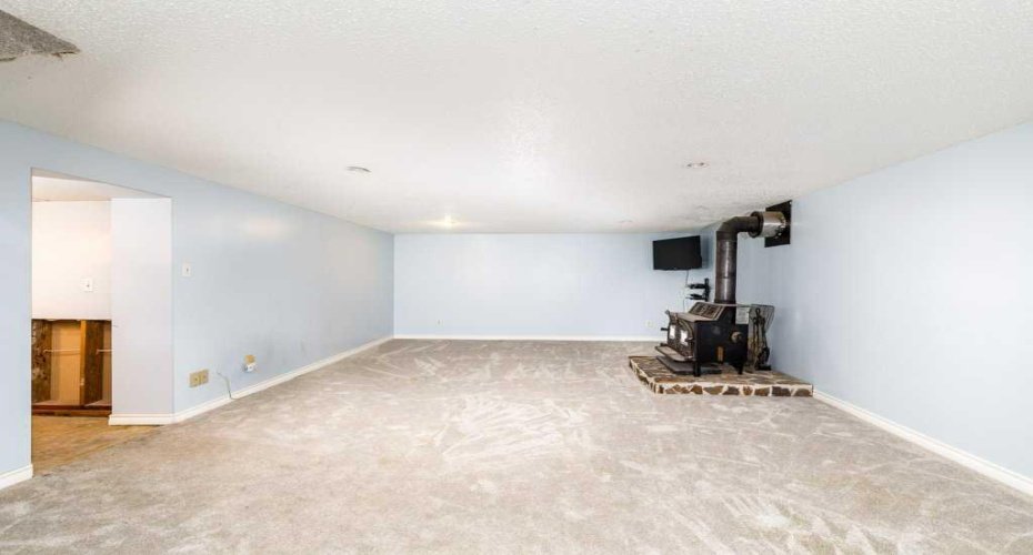 126 Queen Street, Elnora, Alberta T0M 0A9, 3 Bedroom Bedrooms, 0 ,2 BathroomBathrooms,Residential,For Sale,Queen,0,A2327264
