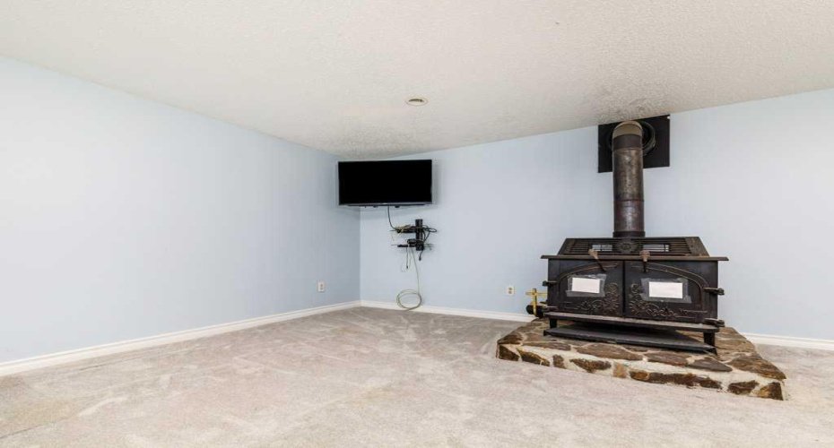 126 Queen Street, Elnora, Alberta T0M 0A9, 3 Bedroom Bedrooms, 0 ,2 BathroomBathrooms,Residential,For Sale,Queen,0,A2327264