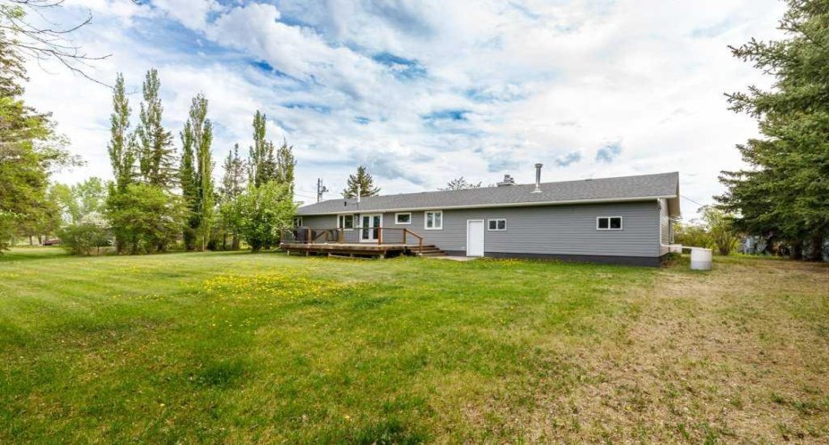 126 Queen Street, Elnora, Alberta T0M 0A9, 3 Bedroom Bedrooms, 0 ,2 BathroomBathrooms,Residential,For Sale,Queen,0,A2327264