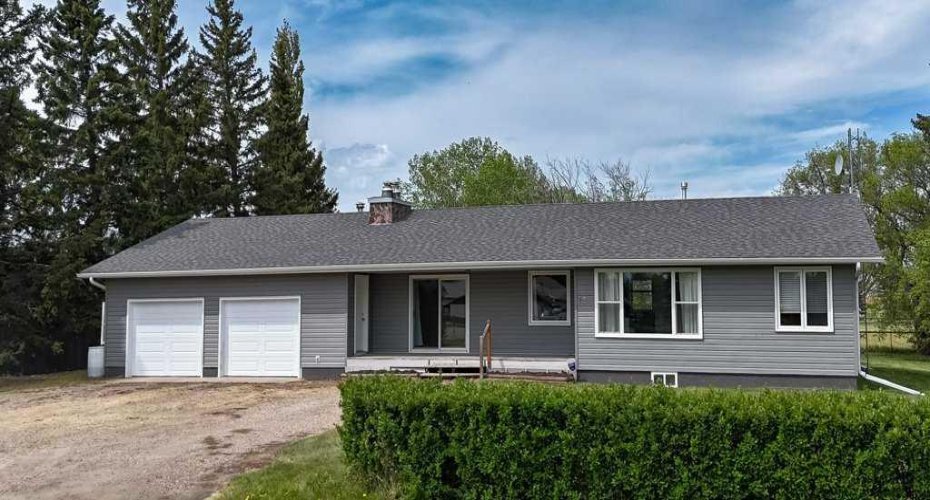 126 Queen Street, Elnora, Alberta T0M 0A9, 3 Bedroom Bedrooms, 0 ,2 BathroomBathrooms,Residential,For Sale,Queen,0,A2327264