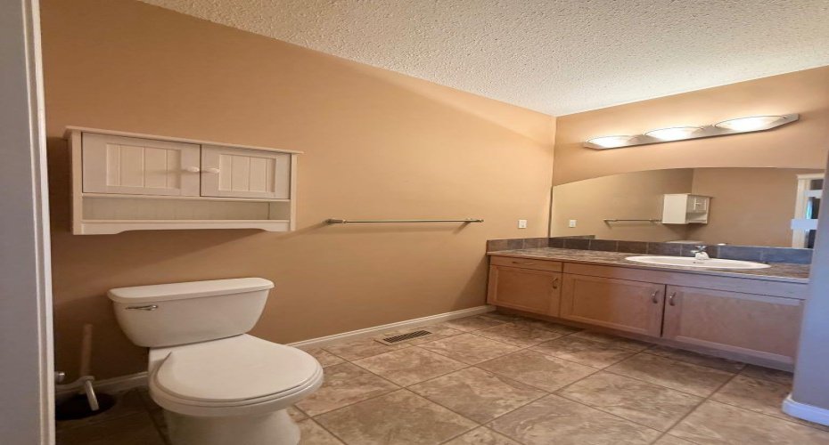 3815 75 Street, Camrose, Alberta T4V 4C1, 3 Bedroom Bedrooms, 0 ,3 BathroomBathrooms,Residential,For Sale,75,0,A2327274