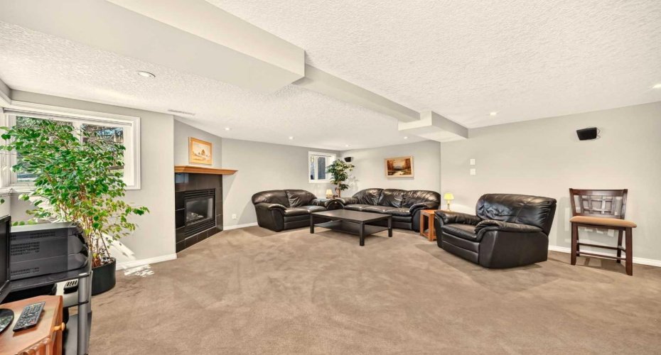 2024 Chicoutimi Drive, Calgary, Alberta T2L 0V7, 4 Bedroom Bedrooms, 0 ,3 BathroomBathrooms,Residential,For Sale,Chicoutimi,0,A2327295