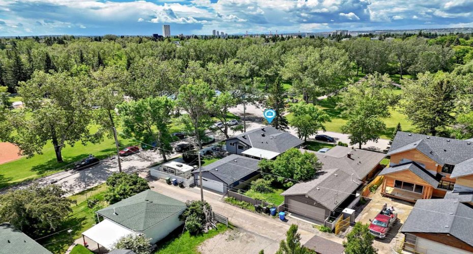 2024 Chicoutimi Drive, Calgary, Alberta T2L 0V7, 4 Bedroom Bedrooms, 0 ,3 BathroomBathrooms,Residential,For Sale,Chicoutimi,0,A2327295