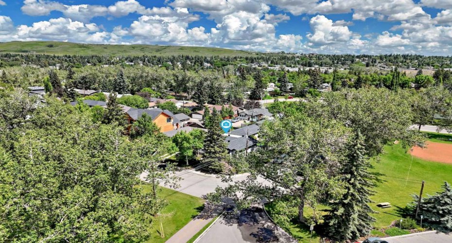 2024 Chicoutimi Drive, Calgary, Alberta T2L 0V7, 4 Bedroom Bedrooms, 0 ,3 BathroomBathrooms,Residential,For Sale,Chicoutimi,0,A2327295