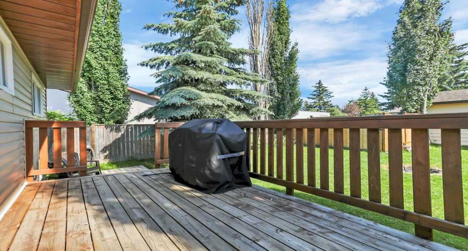 4412 45 Avenue, Sylvan Lake, Alberta T4S 1K6, 4 Bedroom Bedrooms, 0 ,2 BathroomBathrooms,Residential,For Sale,45,0,A2327312