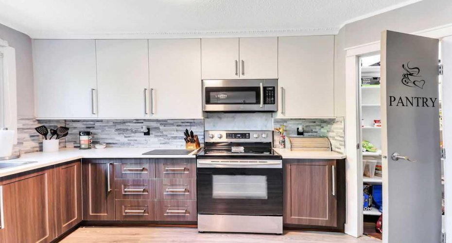 4412 45 Avenue, Sylvan Lake, Alberta T4S 1K6, 4 Bedroom Bedrooms, 0 ,2 BathroomBathrooms,Residential,For Sale,45,0,A2327312