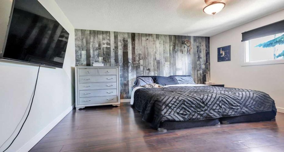 4412 45 Avenue, Sylvan Lake, Alberta T4S 1K6, 4 Bedroom Bedrooms, 0 ,2 BathroomBathrooms,Residential,For Sale,45,0,A2327312
