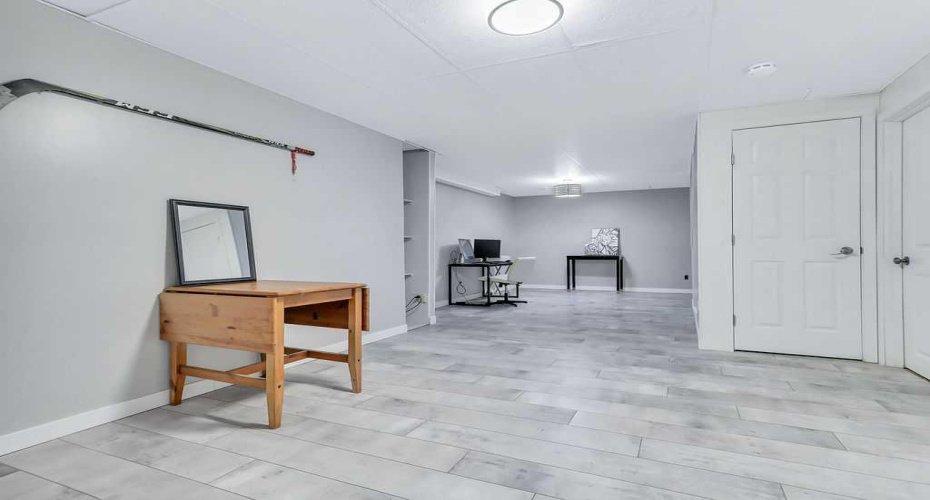 4412 45 Avenue, Sylvan Lake, Alberta T4S 1K6, 4 Bedroom Bedrooms, 0 ,2 BathroomBathrooms,Residential,For Sale,45,0,A2327312