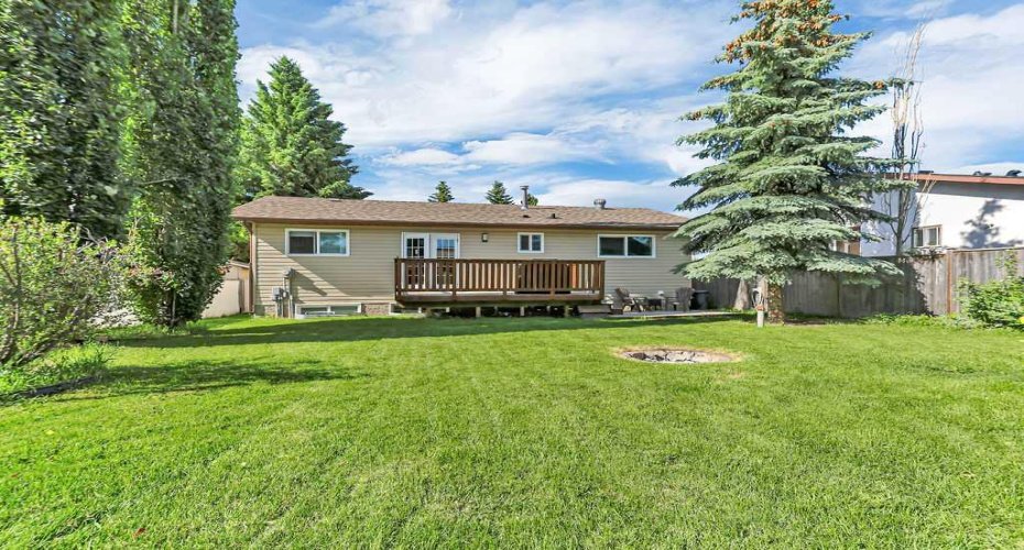 4412 45 Avenue, Sylvan Lake, Alberta T4S 1K6, 4 Bedroom Bedrooms, 0 ,2 BathroomBathrooms,Residential,For Sale,45,0,A2327312