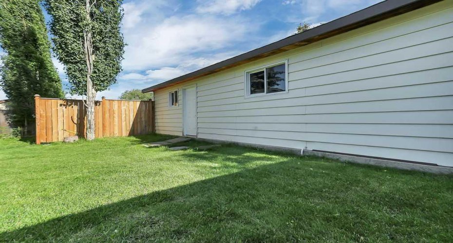 4412 45 Avenue, Sylvan Lake, Alberta T4S 1K6, 4 Bedroom Bedrooms, 0 ,2 BathroomBathrooms,Residential,For Sale,45,0,A2327312