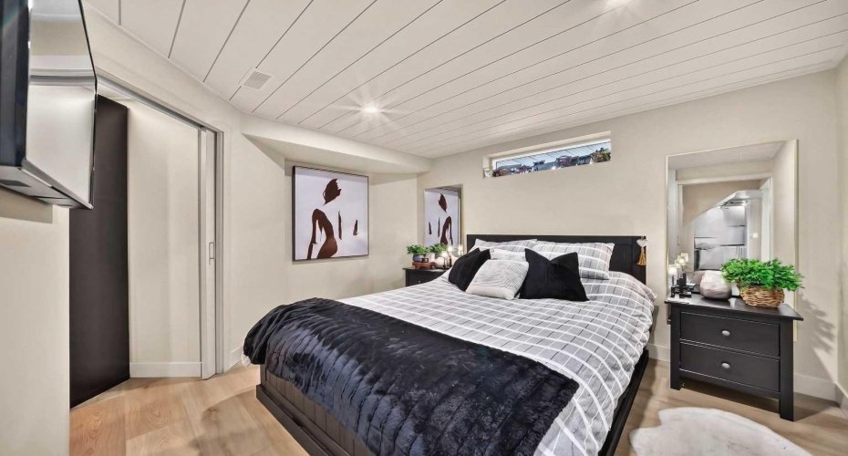 Large bedroom Large bedroom