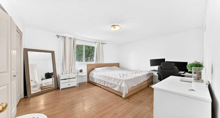 11 Bedford Drive, Calgary, Alberta T3K 1L2, 3 Bedroom Bedrooms, 0 ,3 BathroomBathrooms,Residential,For Sale,Bedford,0,A2327391