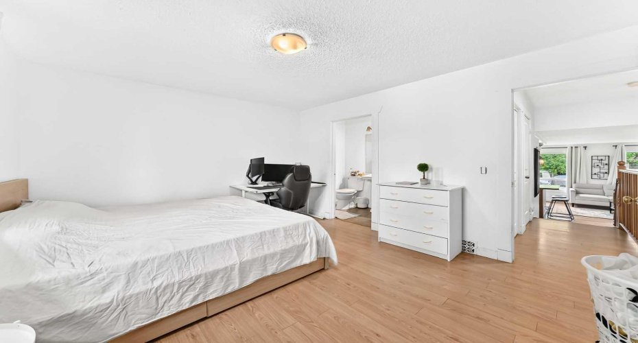 11 Bedford Drive, Calgary, Alberta T3K 1L2, 3 Bedroom Bedrooms, 0 ,3 BathroomBathrooms,Residential,For Sale,Bedford,0,A2327391