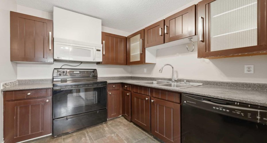945 Marcombe Drive, Calgary, Alberta T2A3H2, 3 Bedroom Bedrooms, 0 ,2 BathroomBathrooms,Residential,For Sale,Marcombe,0,A2327453