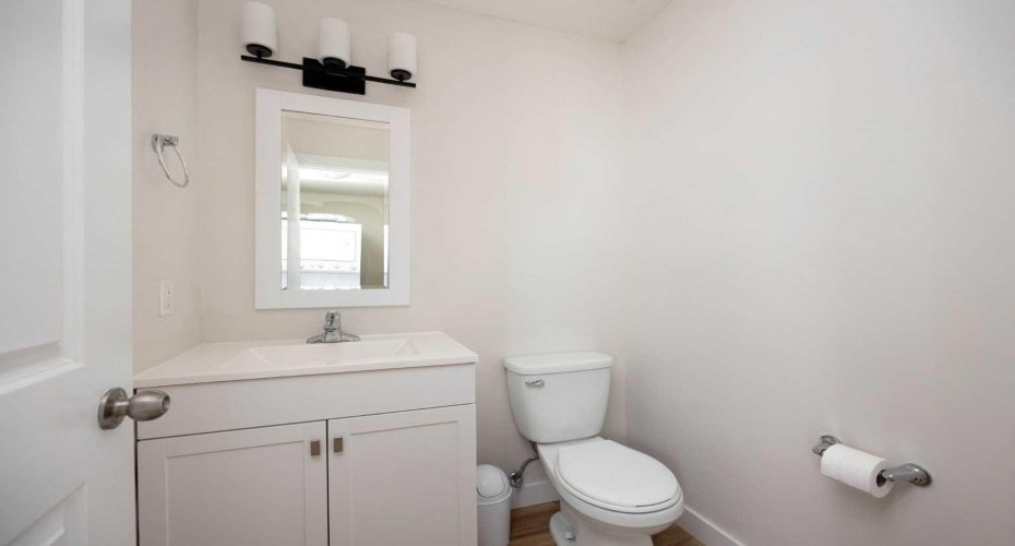 2 piece bath on the main