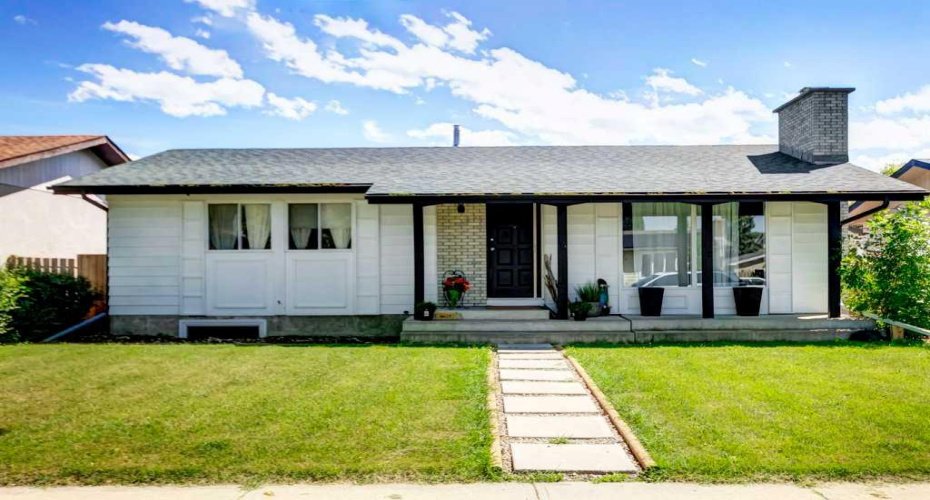 14 Mist Road, High River, Alberta T1V 1C4, 4 Bedroom Bedrooms, 0 ,3 BathroomBathrooms,Residential,For Sale,Mist,0,A2327504