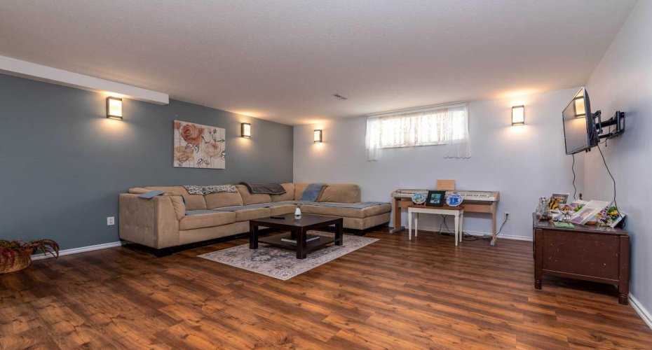 2205 51 Avenue, Lloydminster, Alberta T9V 3H4, 4 Bedroom Bedrooms, 0 ,2 BathroomBathrooms,Residential,For Sale,51,0,A2327539