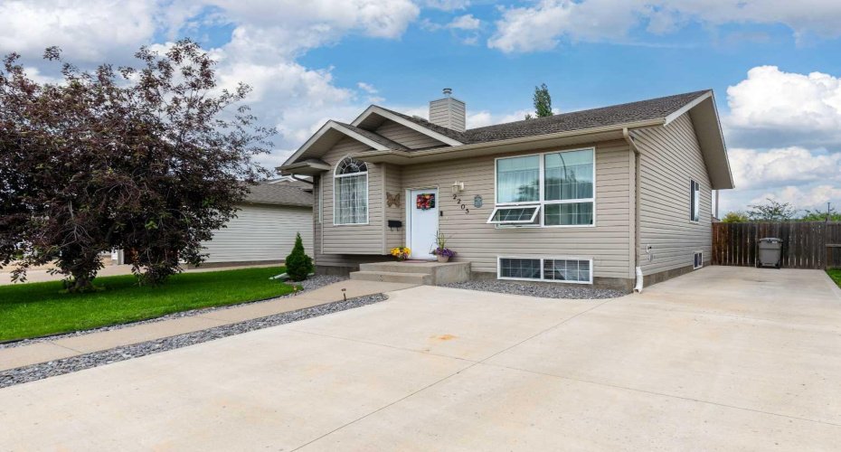 2205 51 Avenue, Lloydminster, Alberta T9V 3H4, 4 Bedroom Bedrooms, 0 ,2 BathroomBathrooms,Residential,For Sale,51,0,A2327539