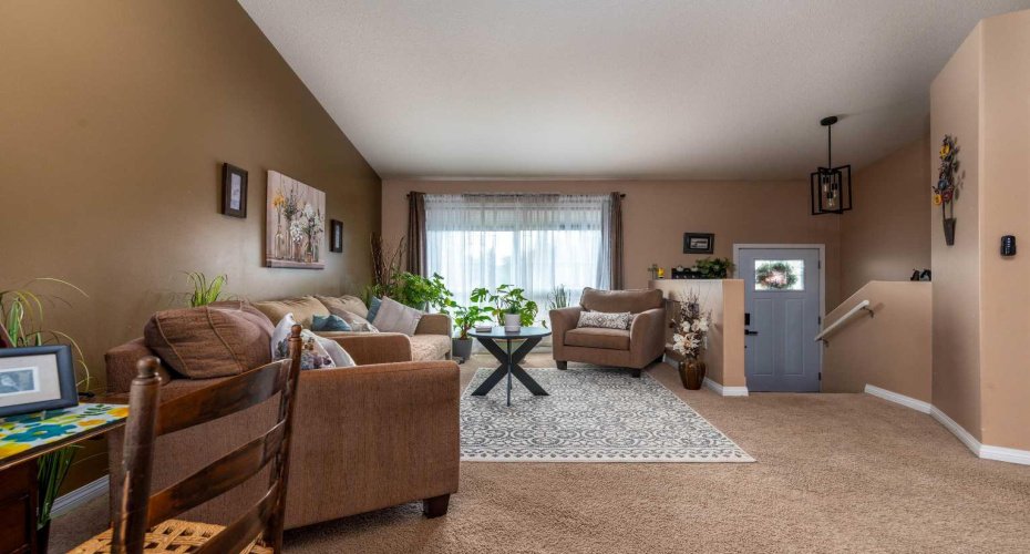 2205 51 Avenue, Lloydminster, Alberta T9V 3H4, 4 Bedroom Bedrooms, 0 ,2 BathroomBathrooms,Residential,For Sale,51,0,A2327539