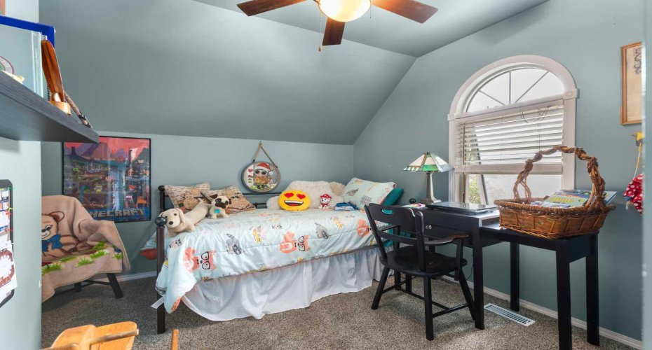 140 6 Street, Medicine Hat, Alberta T1A1G8, 3 Bedroom Bedrooms, 0 ,2 BathroomBathrooms,Residential,For Sale,6,0,A2327559