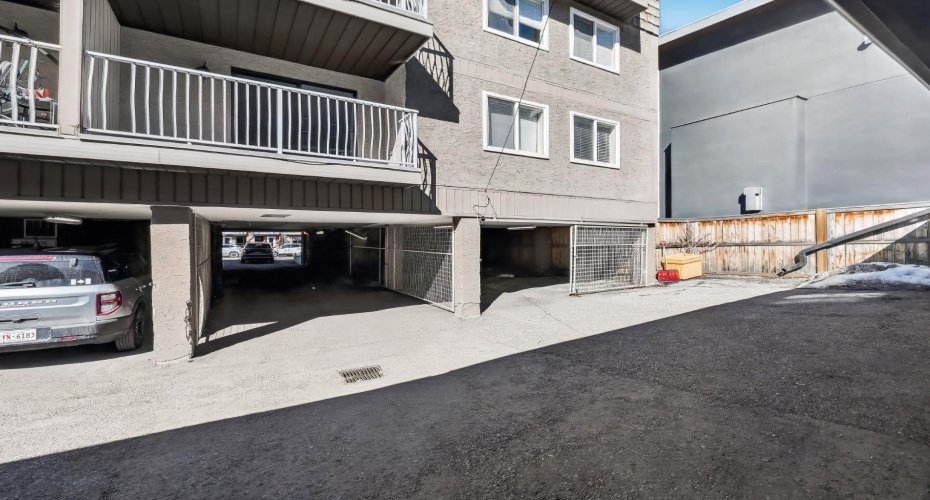 835 19 Avenue, Calgary, Alberta T2T0H6, 2 Bedroom Bedrooms, 0 ,1 BathroomBathrooms,Residential,For Sale,19,0,A2327562