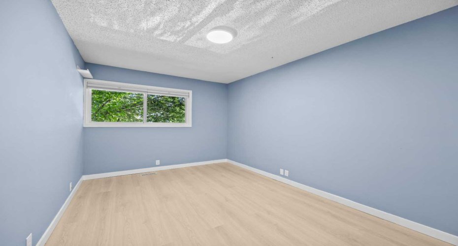 115 Bergen Road, Calgary, Alberta t3k1p2, 3 Bedroom Bedrooms, 0 ,2 BathroomBathrooms,Residential,For Sale,Bergen,0,A2327583