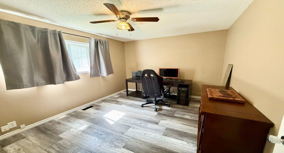 132 SUNWAPTA Drive, Hinton, Alberta T7V1G2, 6 Bedroom Bedrooms, 0 ,2 BathroomBathrooms,Residential,For Sale,SUNWAPTA,0,A2327595