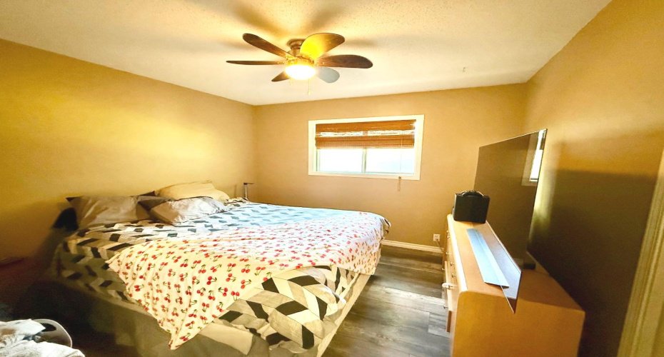 132 SUNWAPTA Drive, Hinton, Alberta T7V1G2, 6 Bedroom Bedrooms, 0 ,2 BathroomBathrooms,Residential,For Sale,SUNWAPTA,0,A2327595